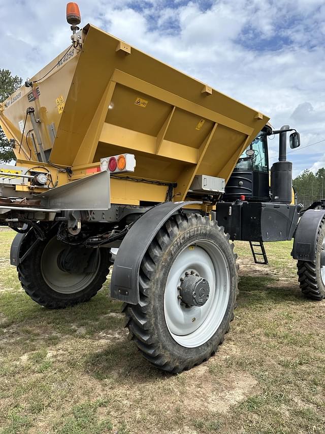 Image of RoGator RG1100C equipment image 4