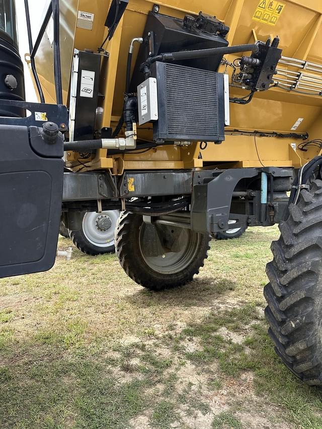 Image of RoGator RG1100C equipment image 3