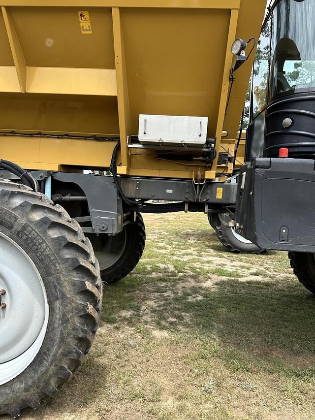 Image of RoGator RG1100C equipment image 2