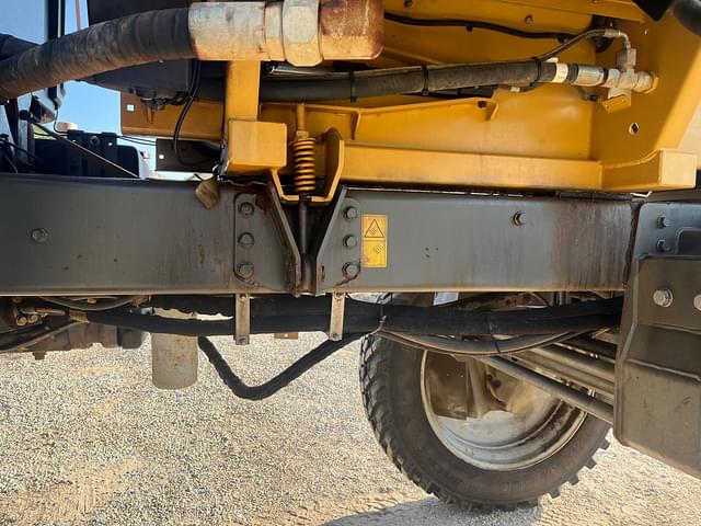 Image of RoGator RG1100C equipment image 2