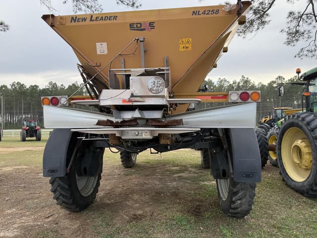 Image of RoGator RG1100C equipment image 3