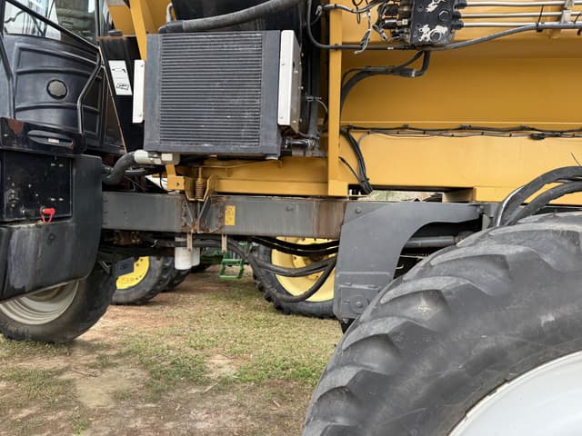 Image of RoGator RG1100C equipment image 4