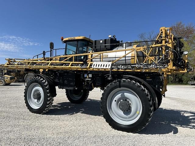 Image of RoGator RG1100C equipment image 4