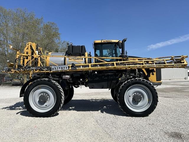 Image of RoGator RG1100C equipment image 3