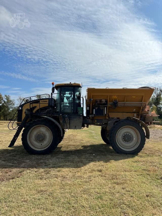 Image of RoGator RG1100C equipment image 2