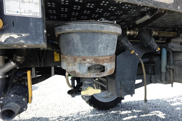 Image of RoGator RG1300C equipment image 2