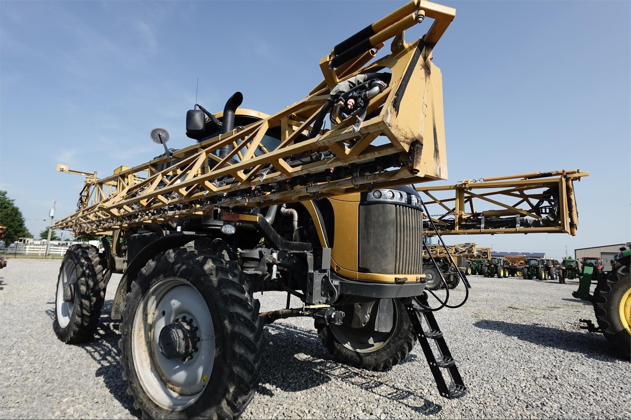 2019 RoGator RG1300C Equipment Image0