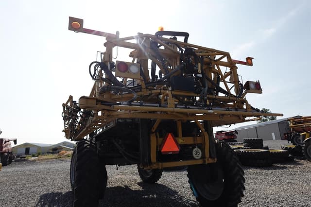 Image of RoGator RG1300C equipment image 4