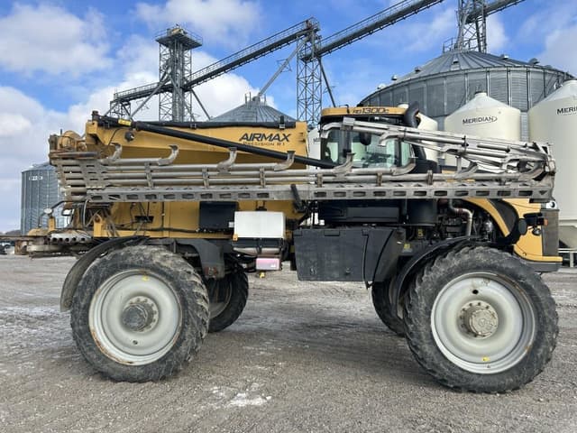 Image of RoGator RG1300C equipment image 3