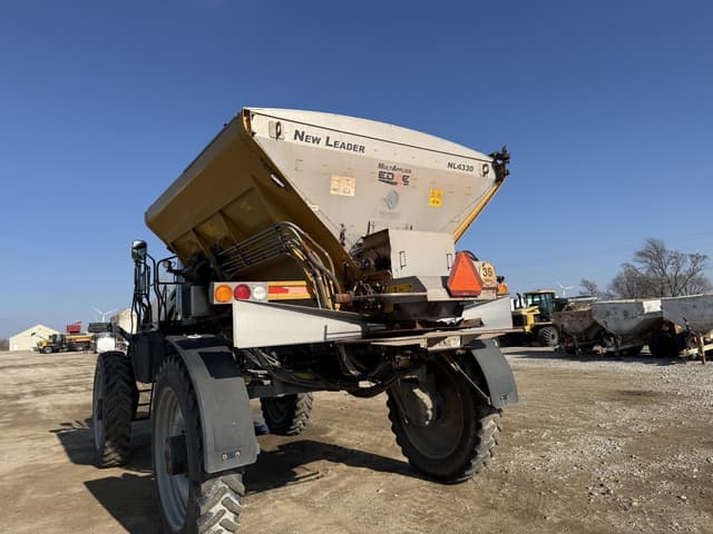 Image of RoGator RG1300C equipment image 3