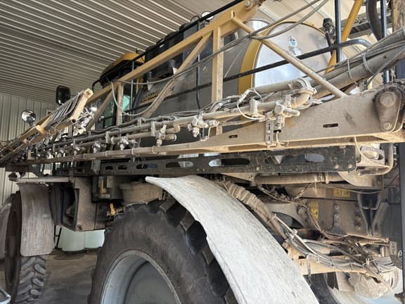 Image of RoGator RG1300C equipment image 3