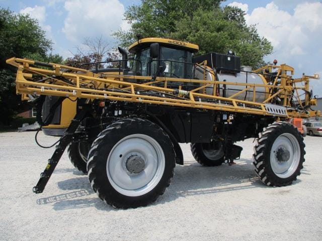 2019 RoGator RG1300C Equipment Image0