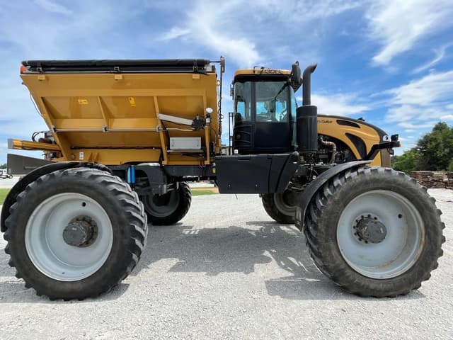 Image of RoGator RG1300C equipment image 3