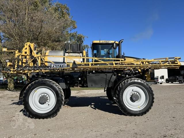 Image of RoGator RG1300C equipment image 3