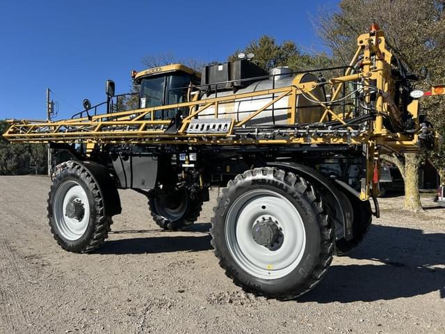 Image of RoGator RG1300C equipment image 4