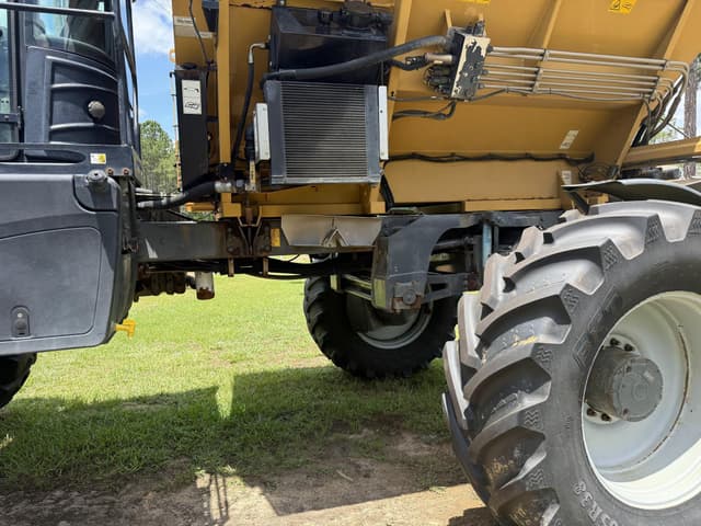 Image of RoGator RG1300C equipment image 3