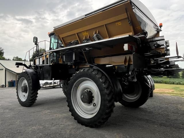 Image of RoGator RG1300C equipment image 3