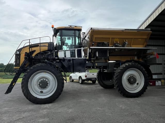 Image of RoGator RG1300C equipment image 2