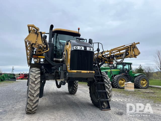Image of RoGator RG1300C equipment image 4