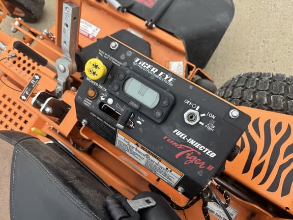 Image of Scag Turf Tiger II equipment image 4