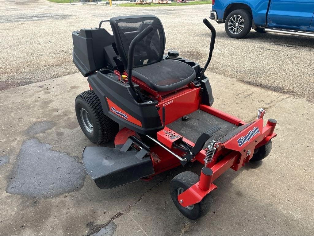 2019 Simplicity Courier Equipment Image0