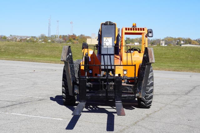 Image of Skytrak 10042 equipment image 2