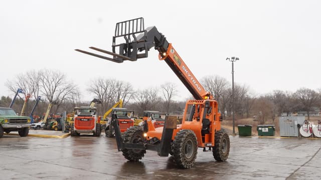 Image of Skytrak 10042 equipment image 2