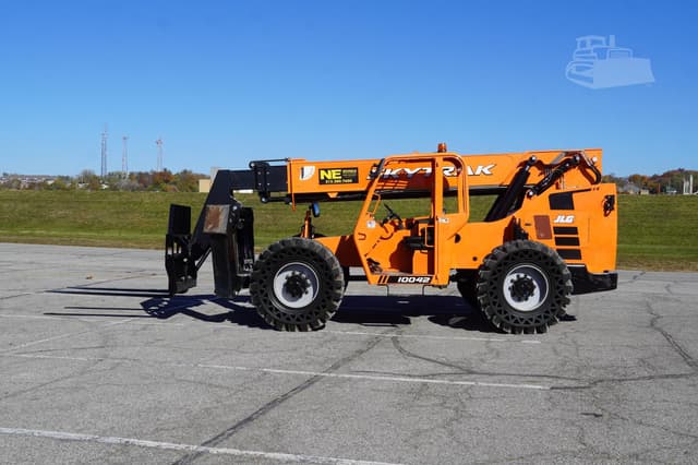 Image of Skytrak 10042 equipment image 1