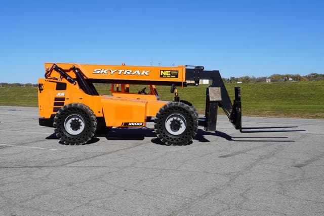 Image of Skytrak 10042 equipment image 4