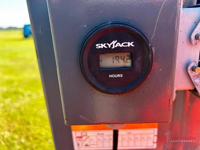 Image of Sky Jack SJ16 equipment image 1