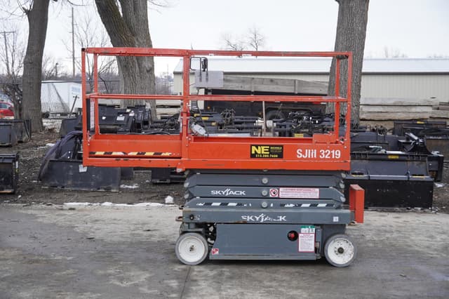 Image of Sky Jack SJ3219 equipment image 1