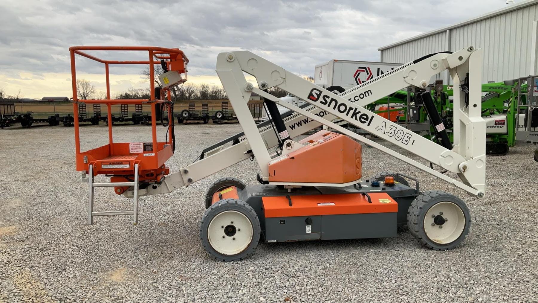 2019 Snorkel A38E Equipment Image0