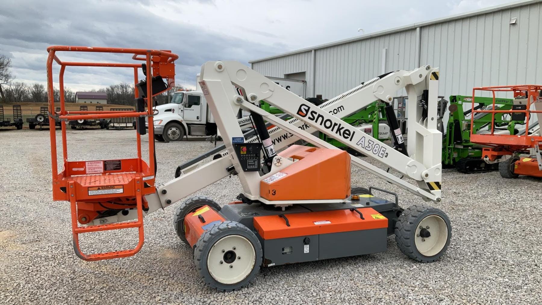 2019 Snorkel A38E Equipment Image0