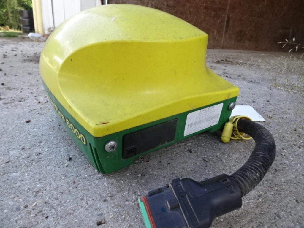 Image of John Deere StarFire 6000 Image 1
