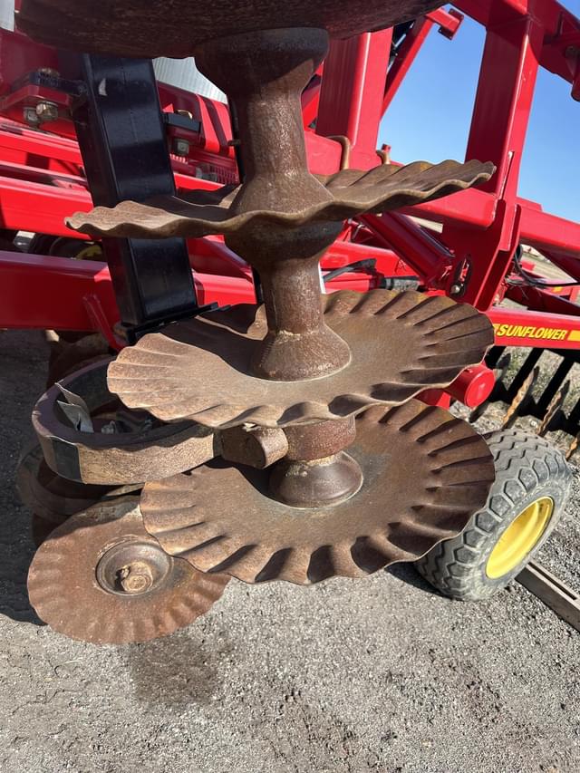 Image of Sunflower 6631-31 equipment image 2