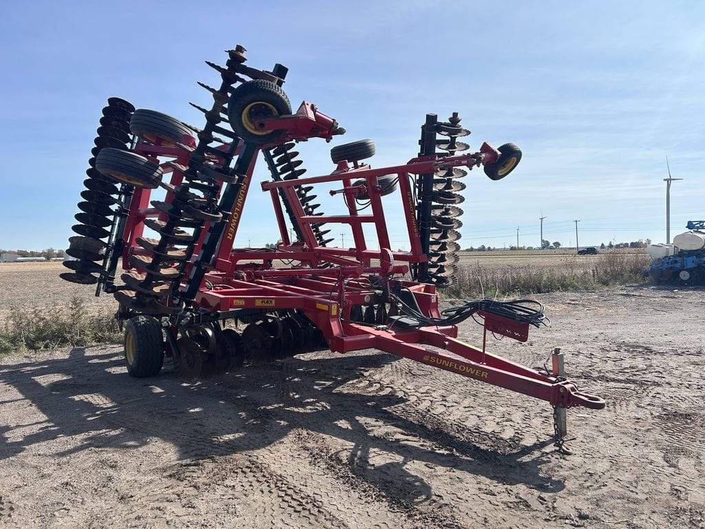 2019 Sunflower 6631 Equipment Image0