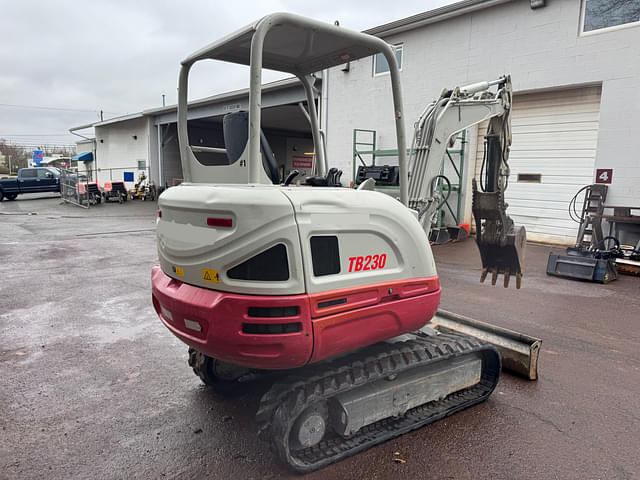 Image of Takeuchi TB230 equipment image 3