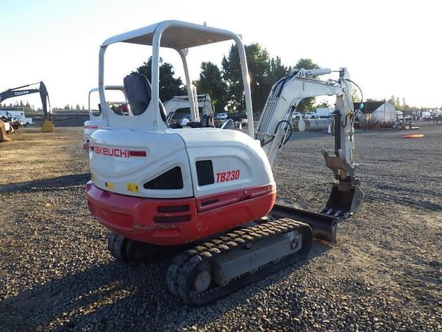 Image of Takeuchi TB230 equipment image 3