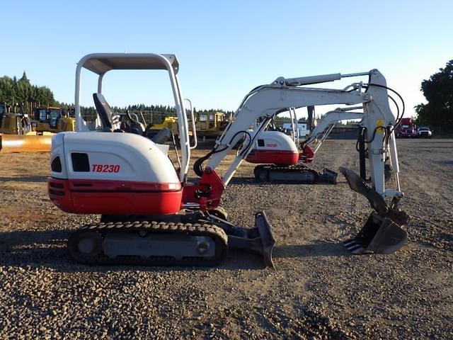 Image of Takeuchi TB230 equipment image 2