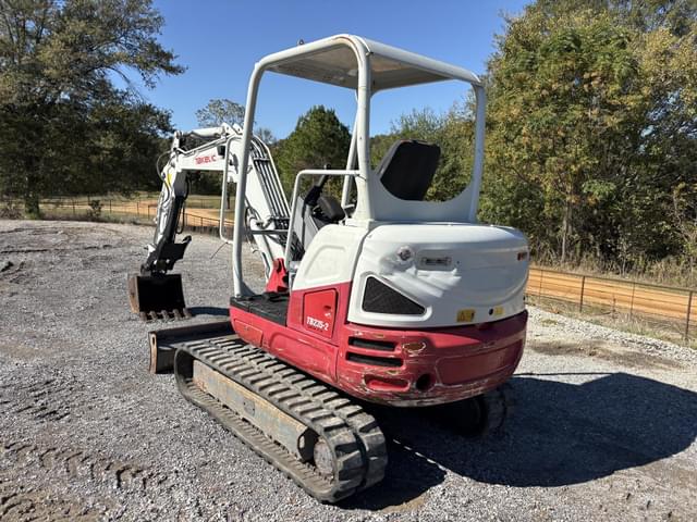 Image of Takeuchi TB235-2 equipment image 4