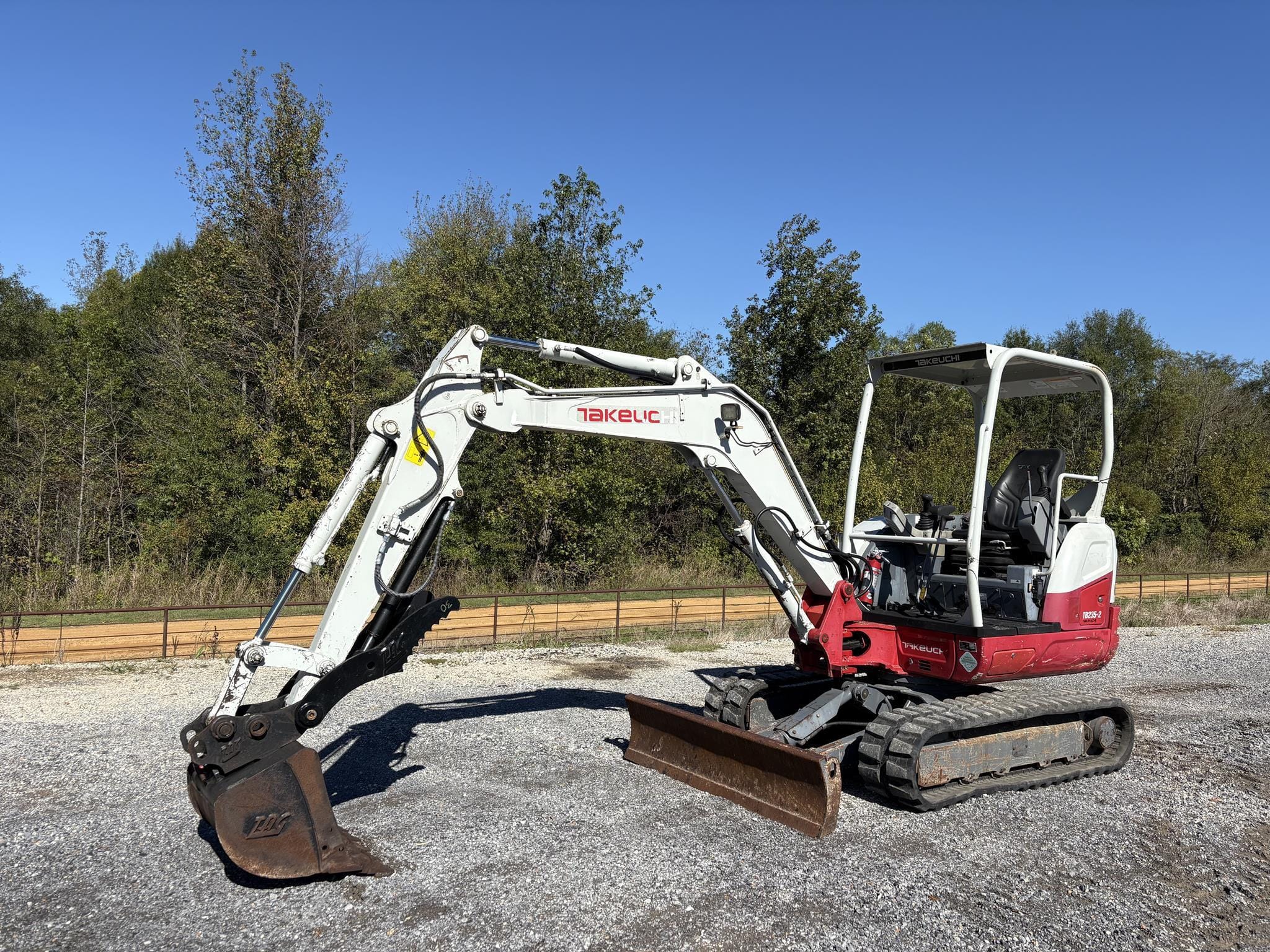 2019 Takeuchi TB235-2 Equipment Image0