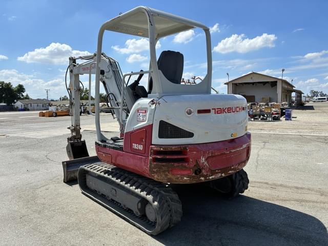 Image of Takeuchi TB240 equipment image 3
