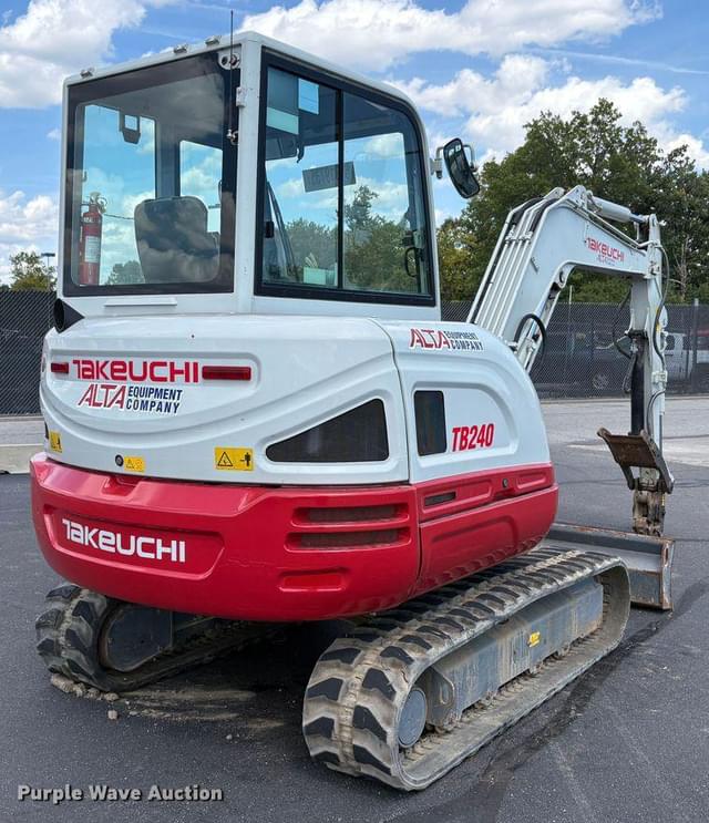 Image of Takeuchi TB240 equipment image 4