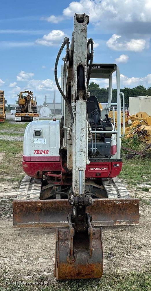 Image of Takeuchi TB240 equipment image 1