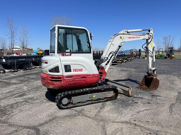 Image of Takeuchi TB240 equipment image 2