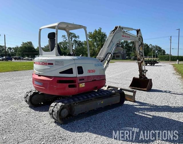Image of Takeuchi TB260 equipment image 4