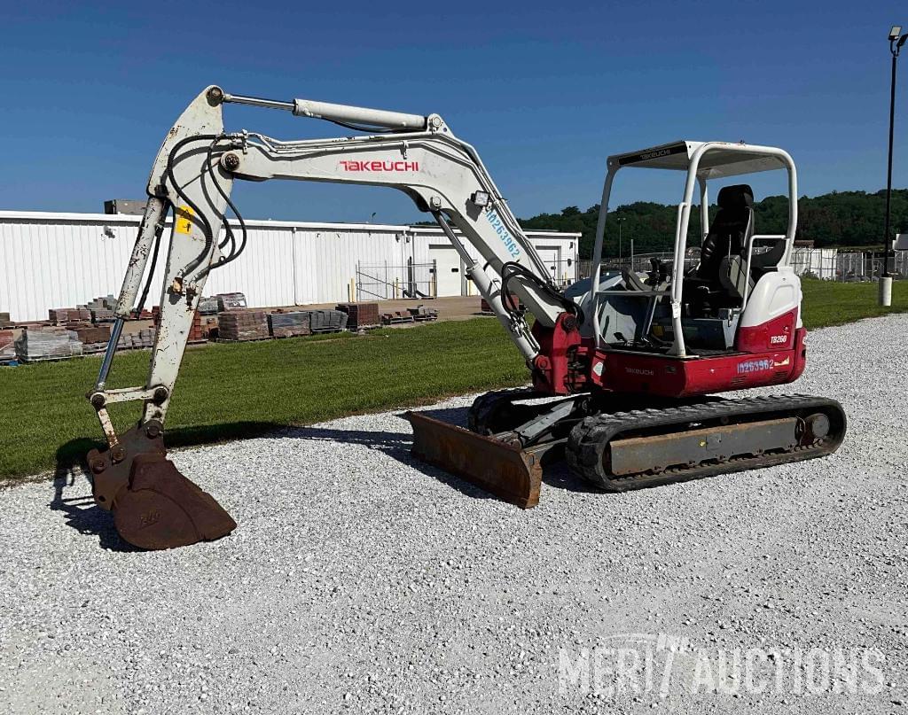 Image of Takeuchi TB260 Primary image