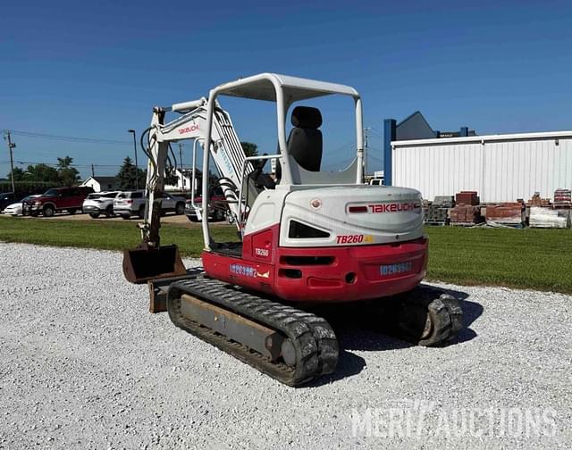 Image of Takeuchi TB260 equipment image 2