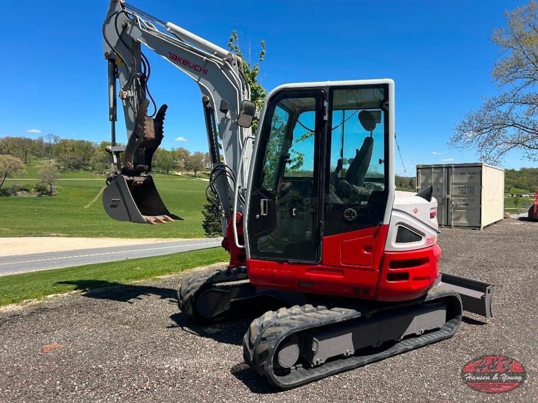 Image of Takeuchi TB260 Primary image