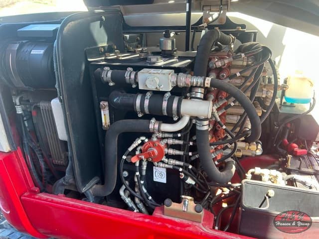 Image of Takeuchi TB260 equipment image 4